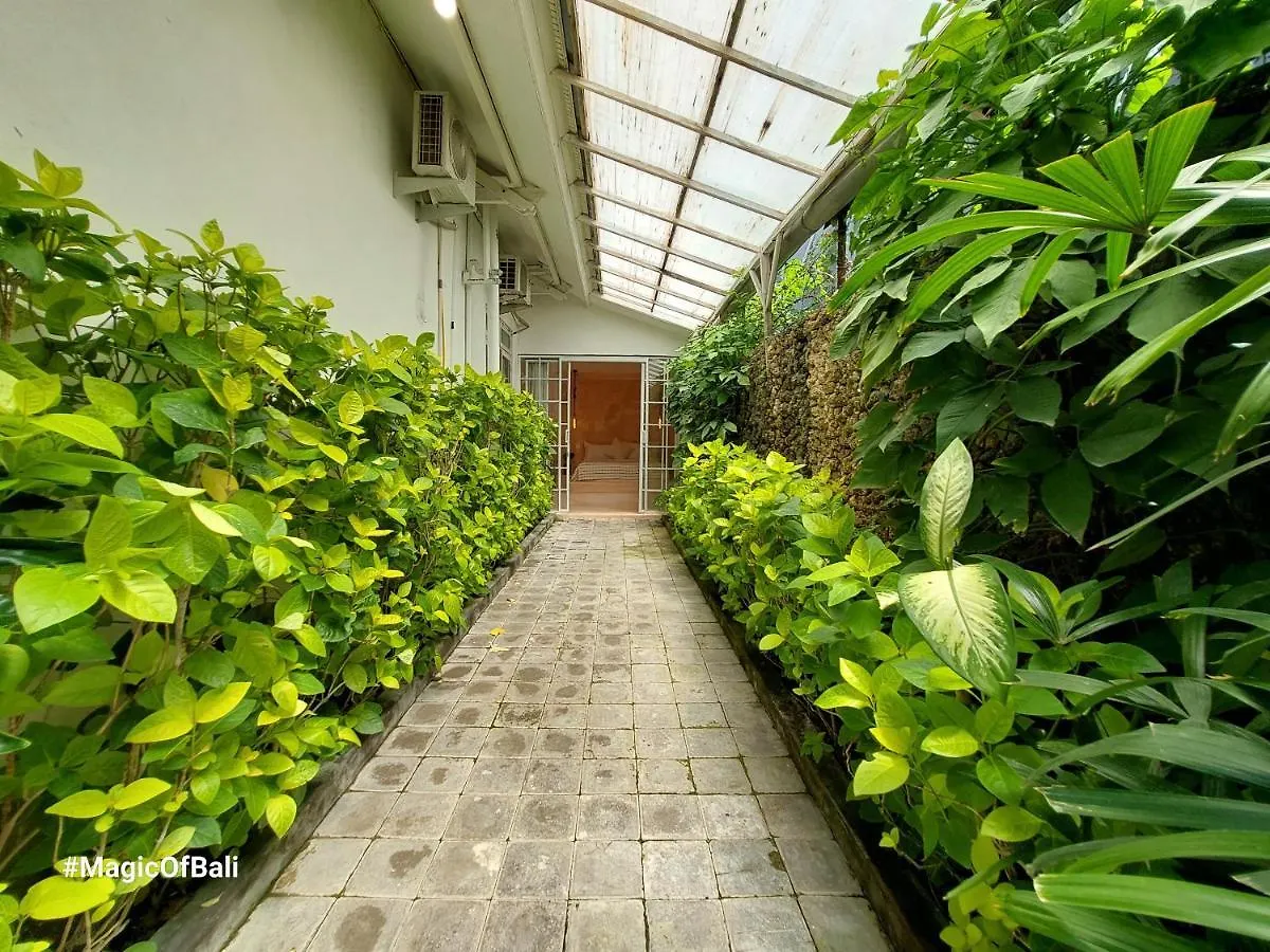 Ocean Star Villa Three Near Kudeta Beach 塞米亚克 0*,  印尼