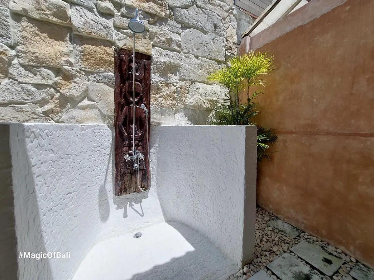 Ocean Star Villa Three Near Kudeta Beach 세미냑 0*,  인도네시아